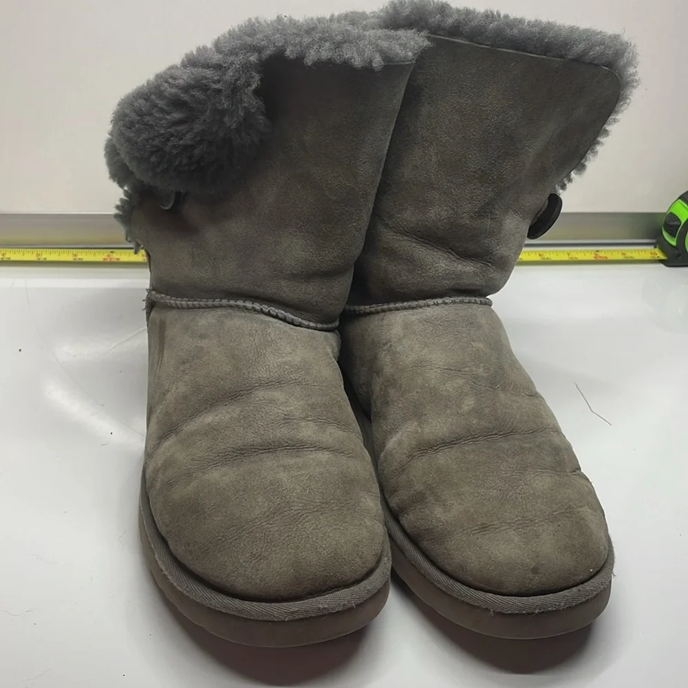 Ugg Australia Bailey button Grey Sheepskin Boots